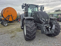 Tractor / Trekker Valtra T235 tractor