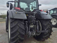 Tractor / Trekker Valtra T235 tractor