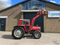 Tractor / Trekker Massey Ferguson 590-4 met voorlader