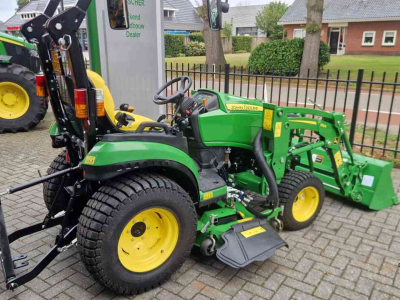 Compact tractor John Deere 2026R