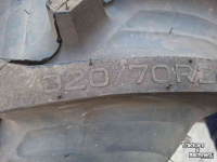 Wielen, Banden, Velgen & Afstandsringen Taurus 320/70R20