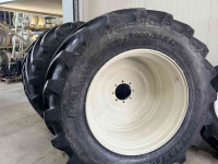 Wielen, Banden, Velgen & Afstandsringen BKT 900/50R42 + 710/55R28 of 710/55R30