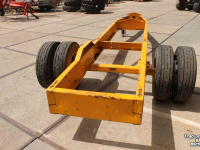 Overige wielen, banden, velgen en toebehoren Schuitemaker Onderstel as en banden, wielen/velgen 235/75R17.5 van een Feedo voerdoseerwagen