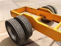 Overige wielen, banden, velgen en toebehoren Schuitemaker Onderstel as en banden, wielen/velgen 235/75R17.5 van een Feedo voerdoseerwagen