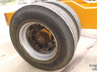Overige wielen, banden, velgen en toebehoren Schuitemaker Onderstel as en banden, wielen/velgen 235/75R17.5 van een Feedo voerdoseerwagen