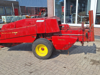 Persen / Balenpers / Pakkenpers New Holland 268 kleinpakkenpers