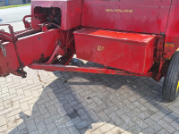 Persen / Balenpers / Pakkenpers New Holland 268 kleinpakkenpers