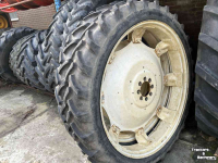 Wielen, Banden, Velgen & Afstandsringen Renault 9.5x48 voor Renault RS/TX