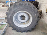 Wielen, Banden, Velgen & Afstandsringen BKT 710/70R42 & 600/65R30