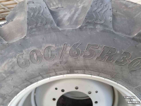 Wielen, Banden, Velgen & Afstandsringen BKT 710/70R42 & 600/65R30