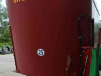 Voermengwagen Vertikaal Strautmann verti mix 3101