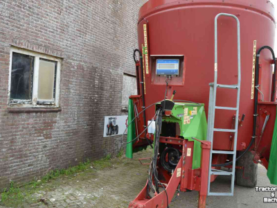 Voermengwagen Vertikaal Strautmann verti mix 3101