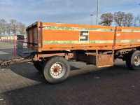 Vierwielige wagen / Landbouwwagen  Landbouwwagen plattewagen aanhanger balenwagen