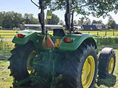 Tractor / Trekker John Deere 5065E