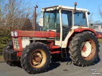 Tractor / Trekker International 844 SB