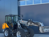 Shovel / Wiellader / Kniklader Giant G3500