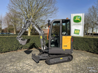 Rupskraan / Graafmachine op rupsen Volvo EC18E