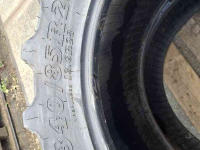 Wielen, Banden, Velgen & Afstandsringen BKT 340/85R28