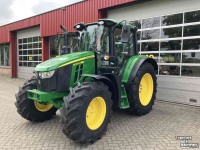Tractor / Trekker John Deere 6090M