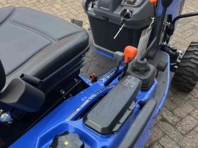 Compact tractor Iseki TXGS 24