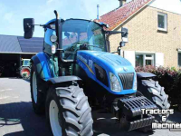 Tractor / Trekker New Holland T5.105 met luchtreminstallatie