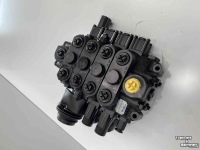 Diverse nieuwe onderdelen Giant ventielblokken NIEUW V6004tele V5003 G4500 G5000