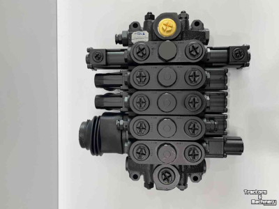 Diverse nieuwe onderdelen Giant ventielblokken NIEUW V6004tele V5003 G4500 G5000