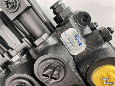 Diverse nieuwe onderdelen Giant ventielblokken NIEUW V6004tele V5003 G4500 G5000