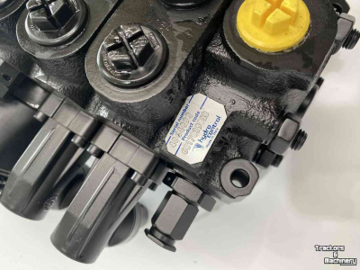 Diverse nieuwe onderdelen Giant ventielblokken NIEUW V6004tele V5003 G4500 G5000