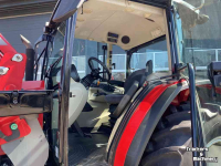 Tractor / Trekker Massey Ferguson 5709M Dyna4 met voorlader