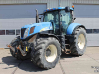 Tractor / Trekker New Holland T7050 Autocommand vario trekker continu variabele transmissie (CVT) tractor TVT