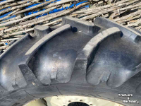 Wielen, Banden, Velgen & Afstandsringen Barum 480/70R38 op International velgen