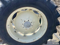 Wielen, Banden, Velgen & Afstandsringen Barum 480/70R38 op International velgen