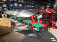 Ploegen Kverneland 3300 S vario met steenbeveiliging  150 ha geploegd