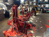Ploegen Kverneland 3300 S vario met steenbeveiliging  150 ha geploegd