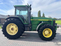 Tractor / Trekker John Deere 8300