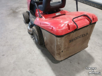 Zitmaaier Honda HF 2216