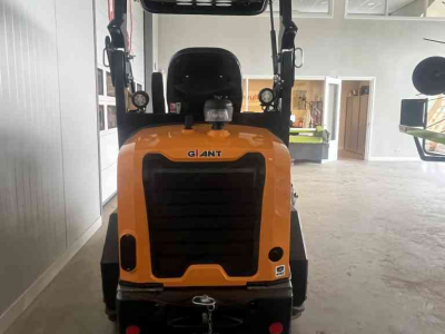 Shovel / Wiellader / Kniklader Giant G2300HD