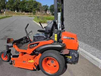 Zitmaaier Kubota ZD1211