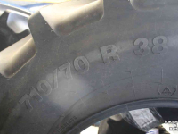 Wielen, Banden, Velgen & Afstandsringen Vredestein 710/70R38 Traxion XXL trekkerbanden tractorbanden demontage