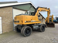 Bandenkraan / Graafmachine op wielen Liebherr A900C