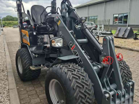 Shovel / Wiellader / Kniklader Giant G2500HD