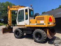 Bandenkraan / Graafmachine op wielen Liebherr A900 Litronic