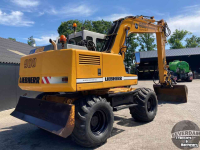 Bandenkraan / Graafmachine op wielen Liebherr A900 Litronic