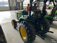 Smalspoor tractor John Deere 3025E