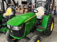 Smalspoor tractor John Deere 3025E