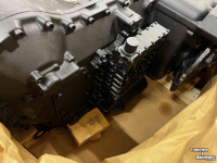 Shovel / Wiellader / Kniklader Case Complete Powershift versnellingsbak ZF voor Case CE 821E, 921E  New Holland W190B, W190BLR, W190B E.I.