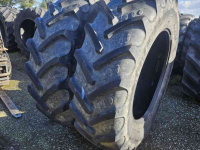 Wielen, Banden, Velgen & Afstandsringen BKT 520/85R42 20.8R42