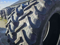 Wielen, Banden, Velgen & Afstandsringen BKT 520/85R42 20.8R42