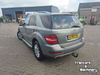 Vrachtwagen Mercedes Benz ML350